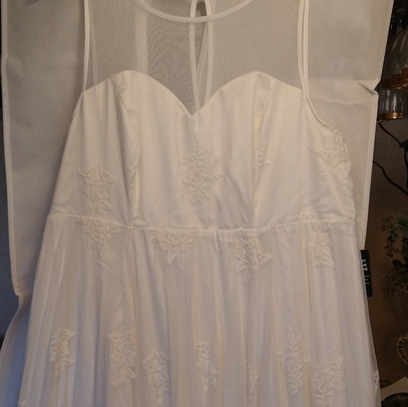 COPY - Ivory bridal dress - Picture 1 of 5